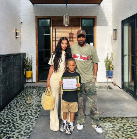 Alahna Jade took a picture with her son and her boyfriend Steelo Brim.